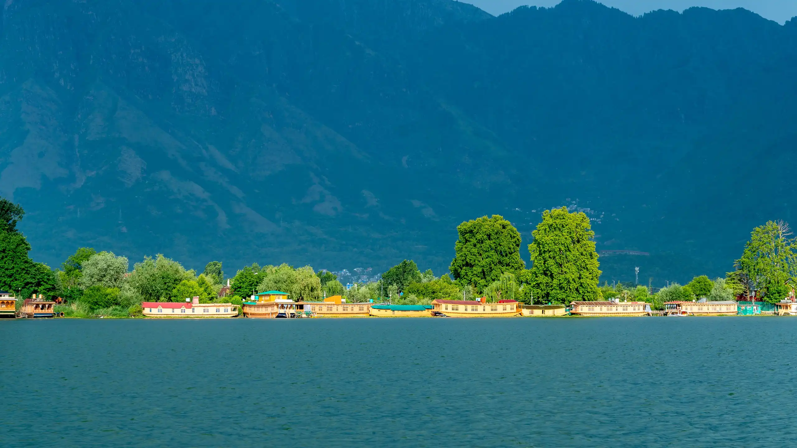 Mystical Kashmir Trip with Houseboat Stay